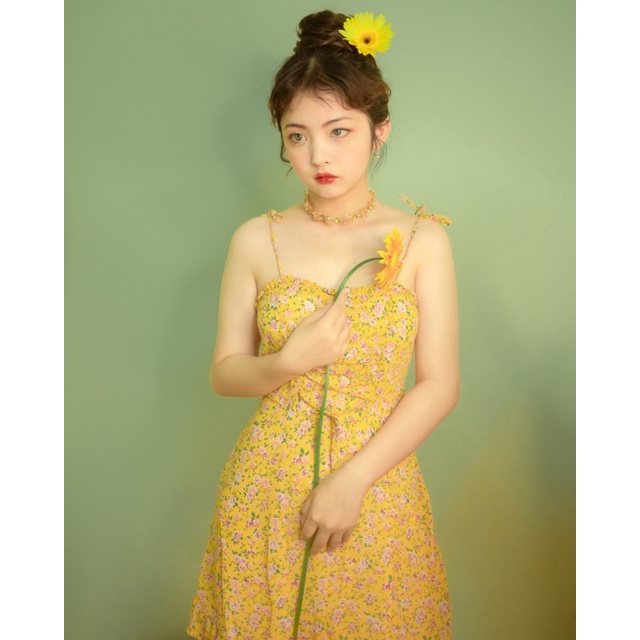 Đầm ngắn nữ Mini Dress 2 dây viền bèo nơ ngực họa tiết hoa nhí – Là Hoa