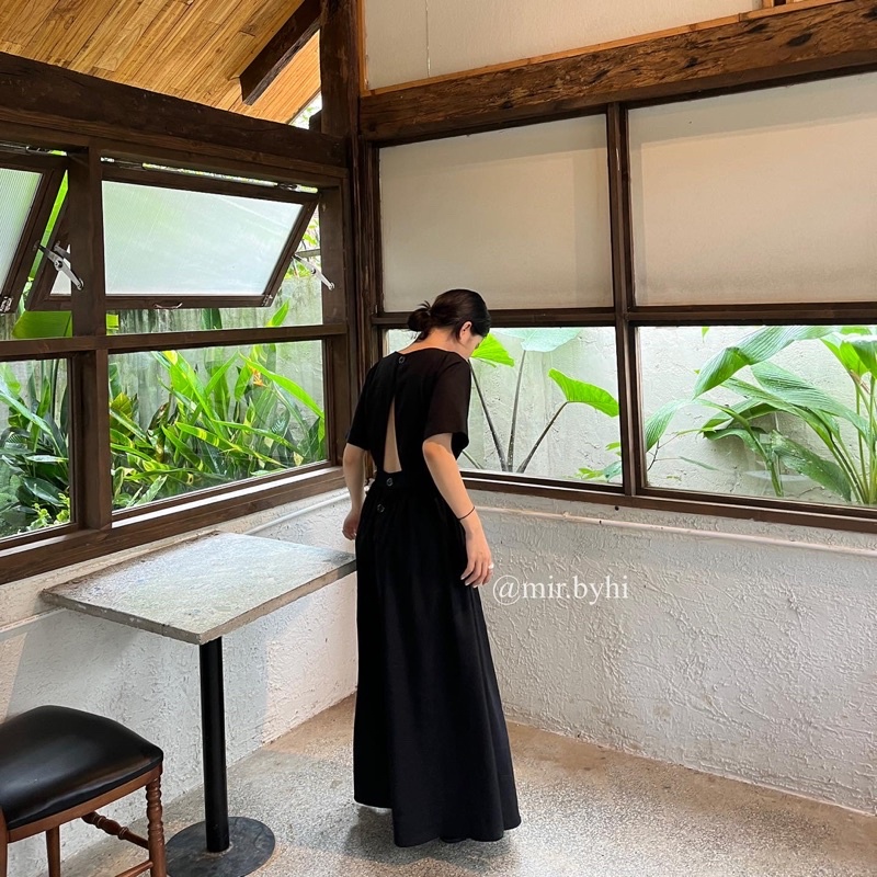 Mir.byhi: Ohio dress - đầm dài hở lưng gài nút hàn.