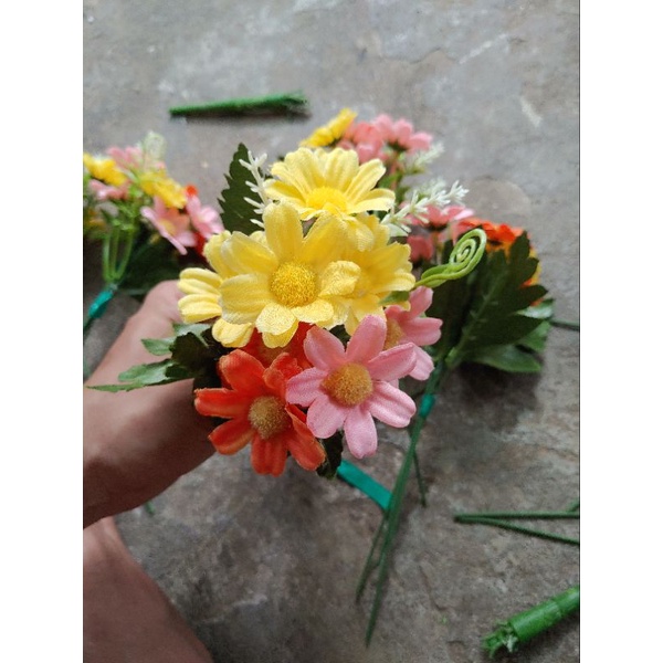 Chậu người trồng cây trang trí .tặng kèm sen đá .bao bể.