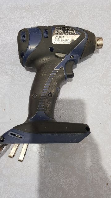 Thân máy bắt vít không than panasonic EZ75A1 DC18V