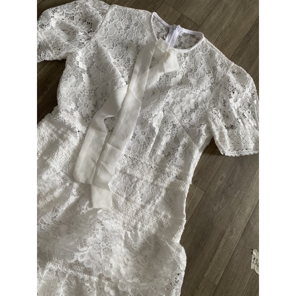 2hand đầm ren trắng