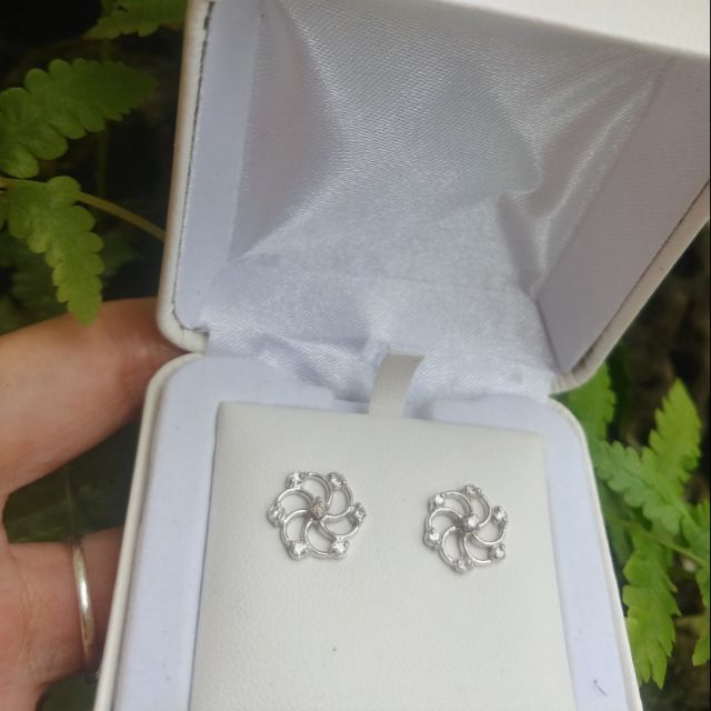 Bông tai Kim cương