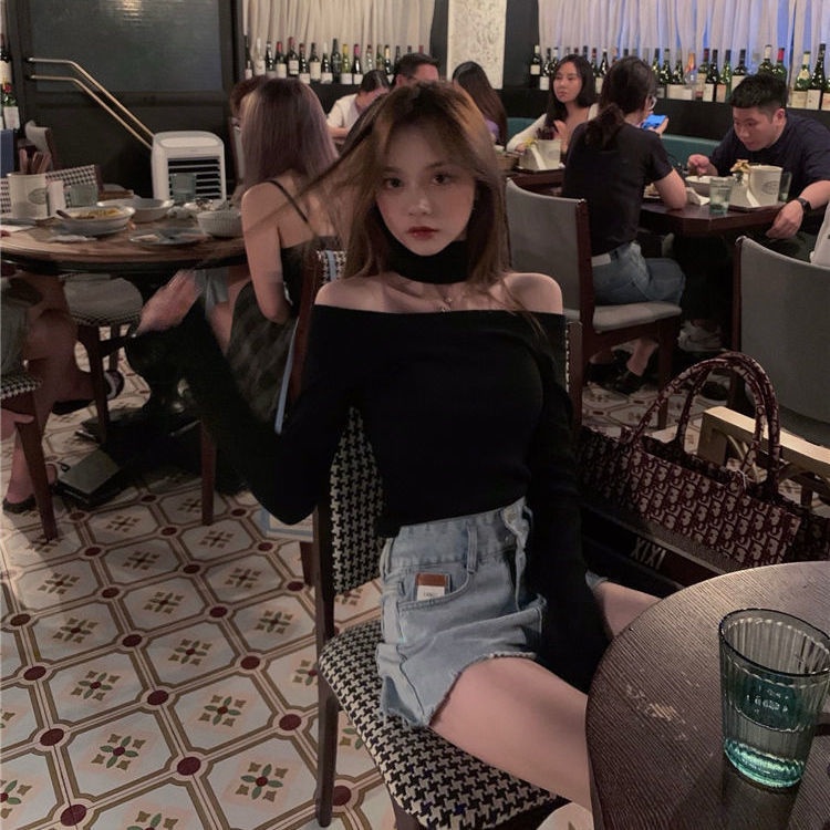 Áo Thun Ngắn Mỏng Tay Dài Hở Vai Cổ Lọ Phong Cách Thu Đông Kiểu Mới Dành Cho Nữ