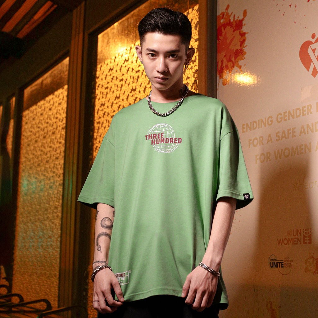 Áo Thun Xanh In Chữ The World Gorgeous Màu Đỏ Chất Liệu 100% Cotton Form Rộng Thoải Mái Unisex Nam Nữ