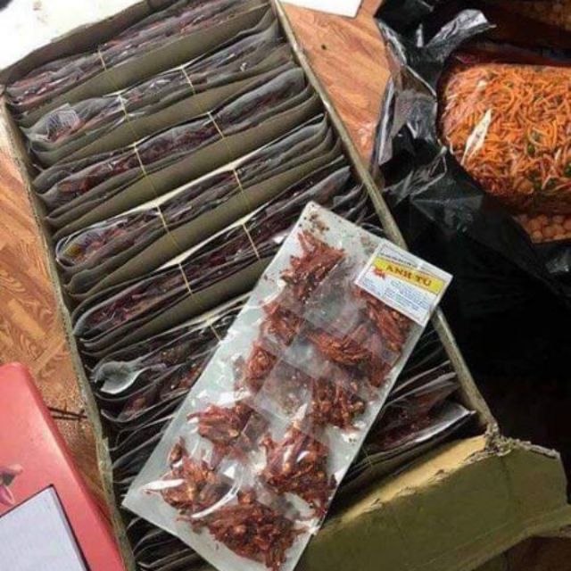 1 vỉ 10 gói Cá cơm vỉ Anh Tú 70g × 10 gói