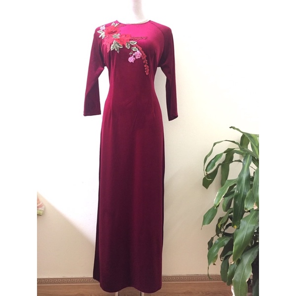 Áo dài nhung trung niên áo dài truyền thống mẫu cổ tròn gắn hoa sang trong mã AD01