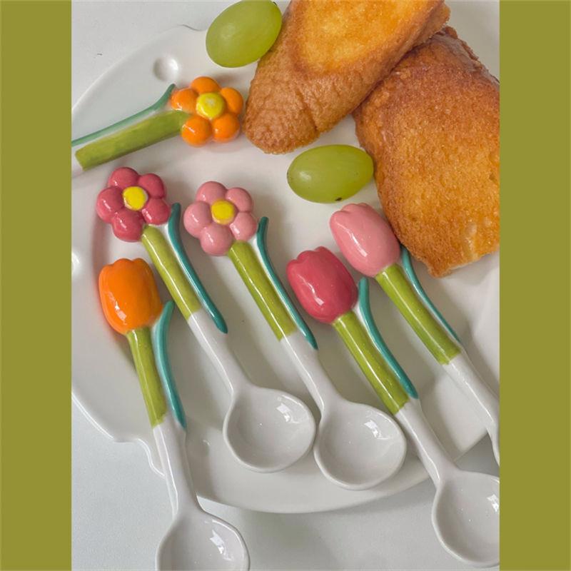 Muỗng Sứ Vẽ Tay Cầm Dài Hình Hoa tulip Ba Chiều Dễ Thương Phong Cách Hàn Quốc Cho Nữ