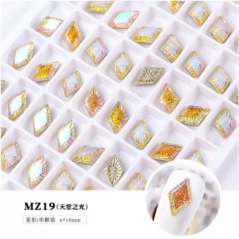 Đá hình đính móng tay