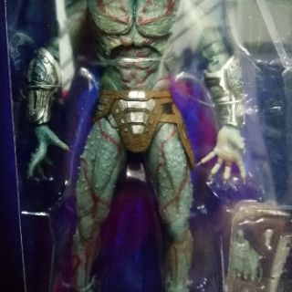 Mô hình Neca Assassin Predator