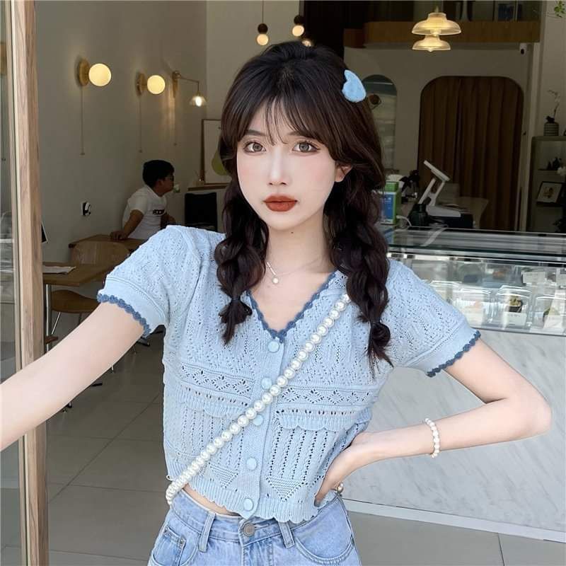 Áo thun ren cổ V DA530
