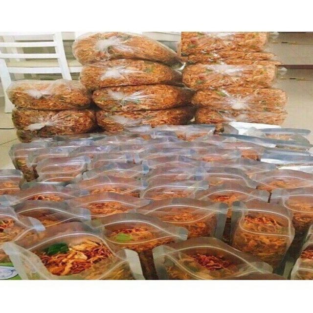 Khô gà lá chanh loại 1 (cay vừa), tặng kèm 2 gói tương ớt | BigBuy360 - bigbuy360.vn