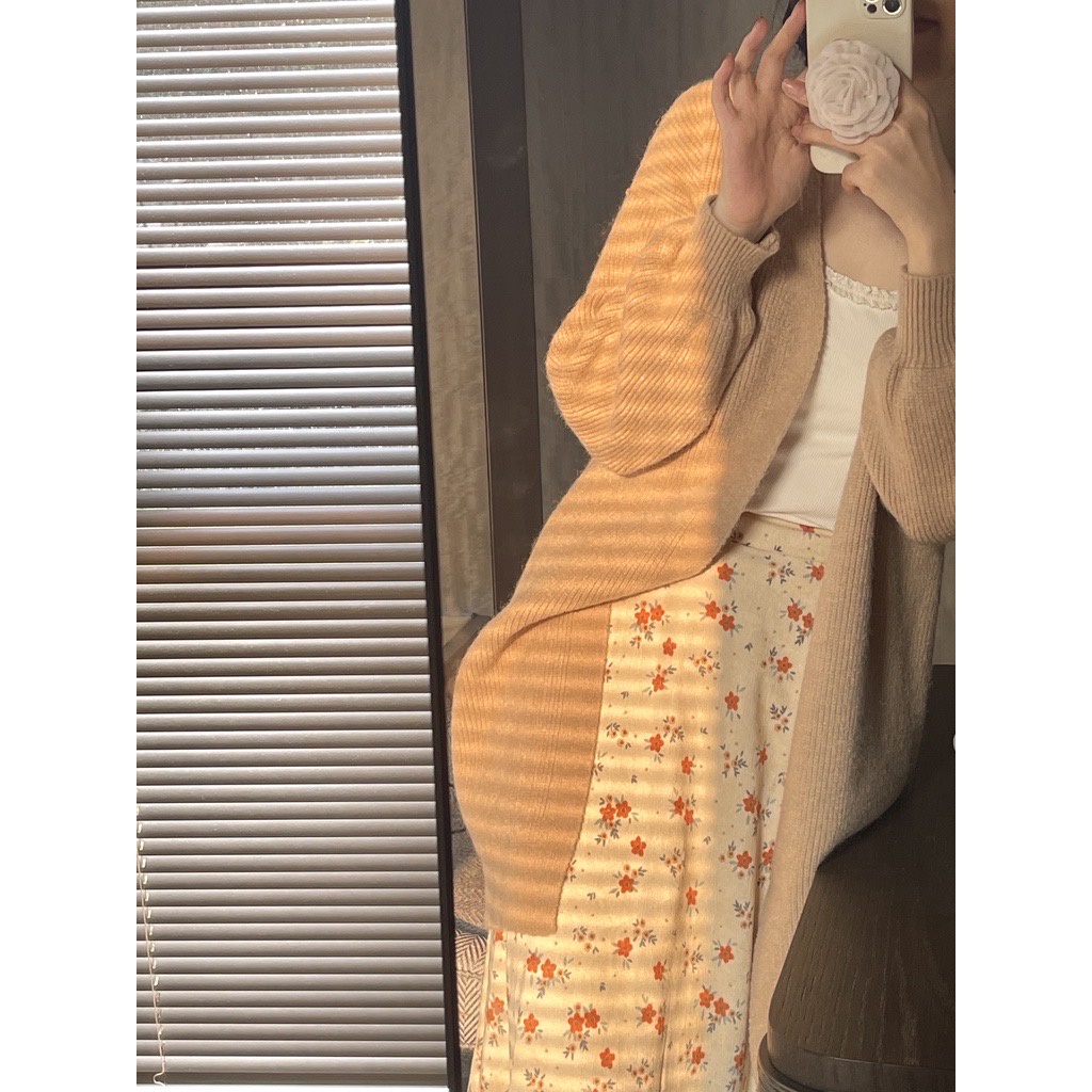 Cardigan len vintage x Chân váy hoa nhí - Dreamynt