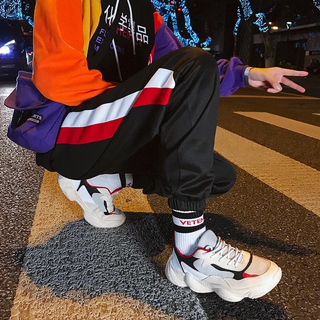 Quần jogger nỉ unisex Đen Chữ Dưới nam nữ phong cách ulzzang Wind | BigBuy360 - bigbuy360.vn