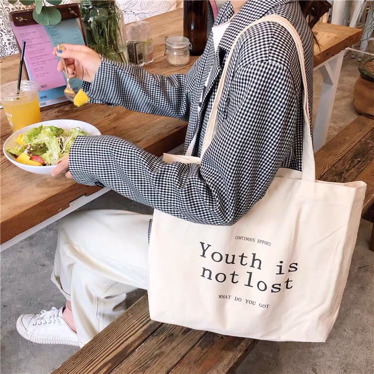 Túi vải canvas cao cấp đeo vai Youth Is Not Lost khổ vuông cá tính