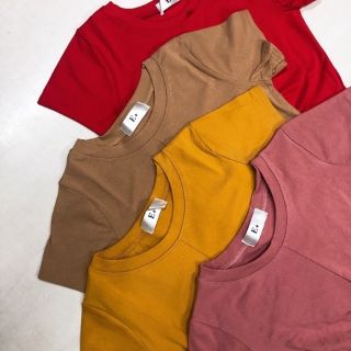 Áo croptop xoắn eo điệu đà