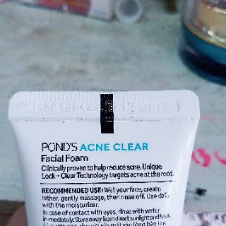 Sữa rửa mặt Pond's ngừa mụn 50g