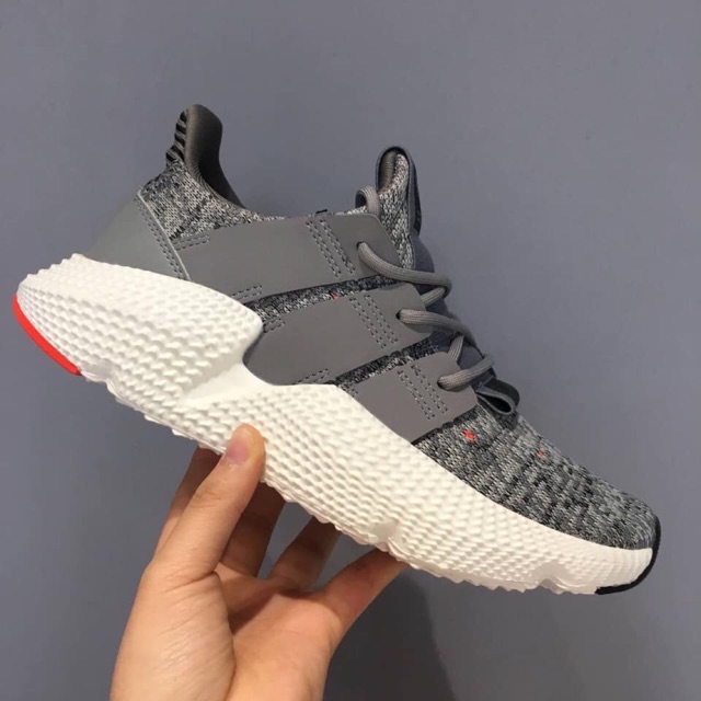 Prophere đi êm chân dã mann 😂 nằm trong top những đôi sneaker đi êm chân nhất, quá là đỉnh cho cho một mùa hè năng động