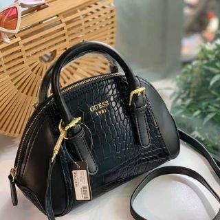 Túi guess hến