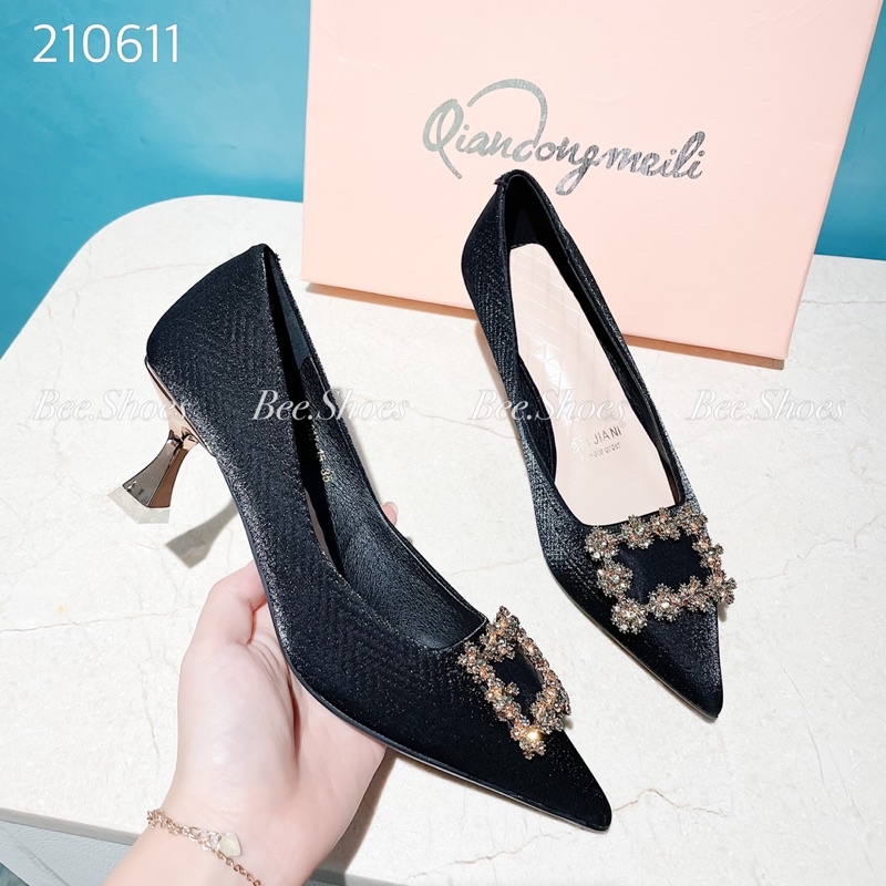 BEESHOES - GIÀY CAO GÓT BEESHOES KHUY ĐÁ VUÔNG SIÊU  XINH SẴN MÀU ĐEN,KEM 210611