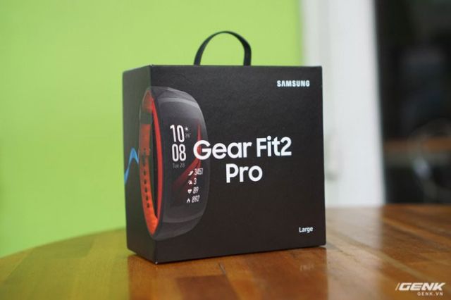 Vòng Đeo Tay Thông Minh Samsung Gear Fit2 Pro Mới 100%