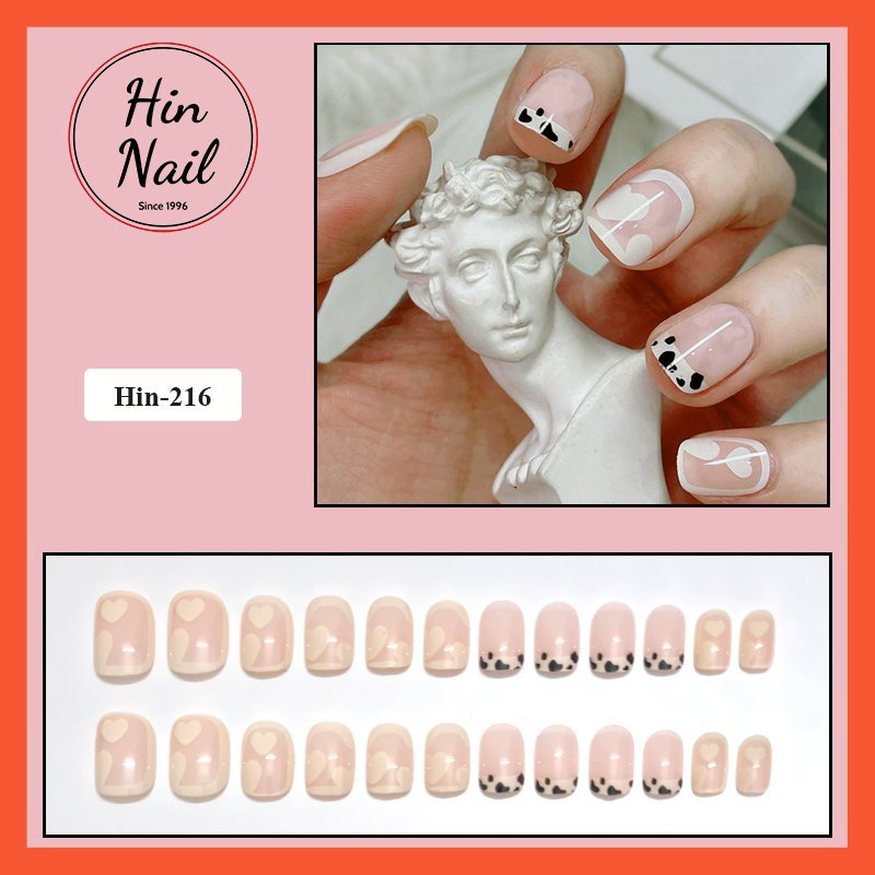 Móng tay giả Hin Nail form ngắn màu hồng viền trắng họa tiết trái tim