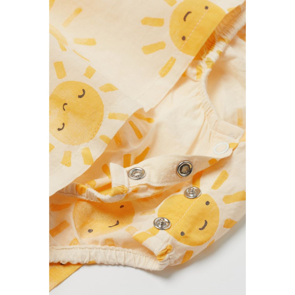 Set váy vàng 2 dây họa tiết mặt trời kèm mũ vải mềm, Hờ mờ UK săn SALE