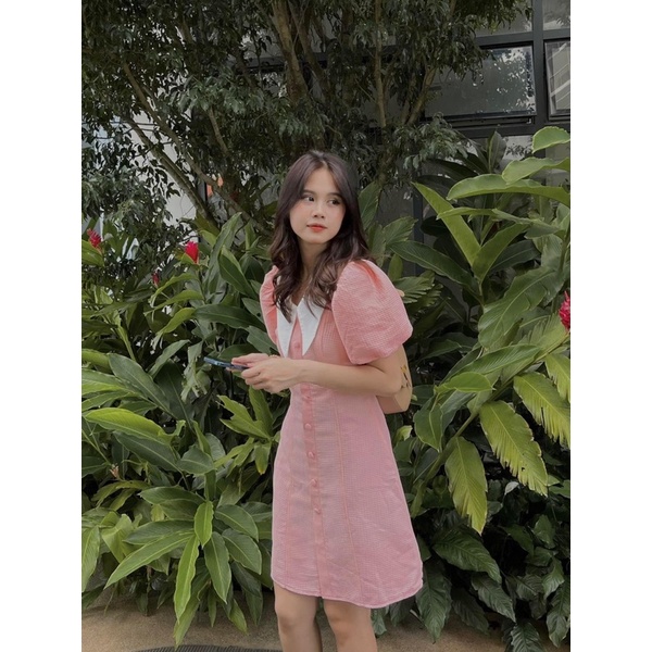 ĐẦM HỒNG CỔ PETER TRẮNG