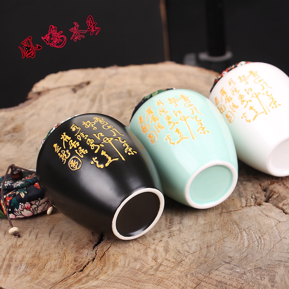 Ấm Trà Bằng Gốm Sứ Phong Cách Cổ Điển | BigBuy360 - bigbuy360.vn