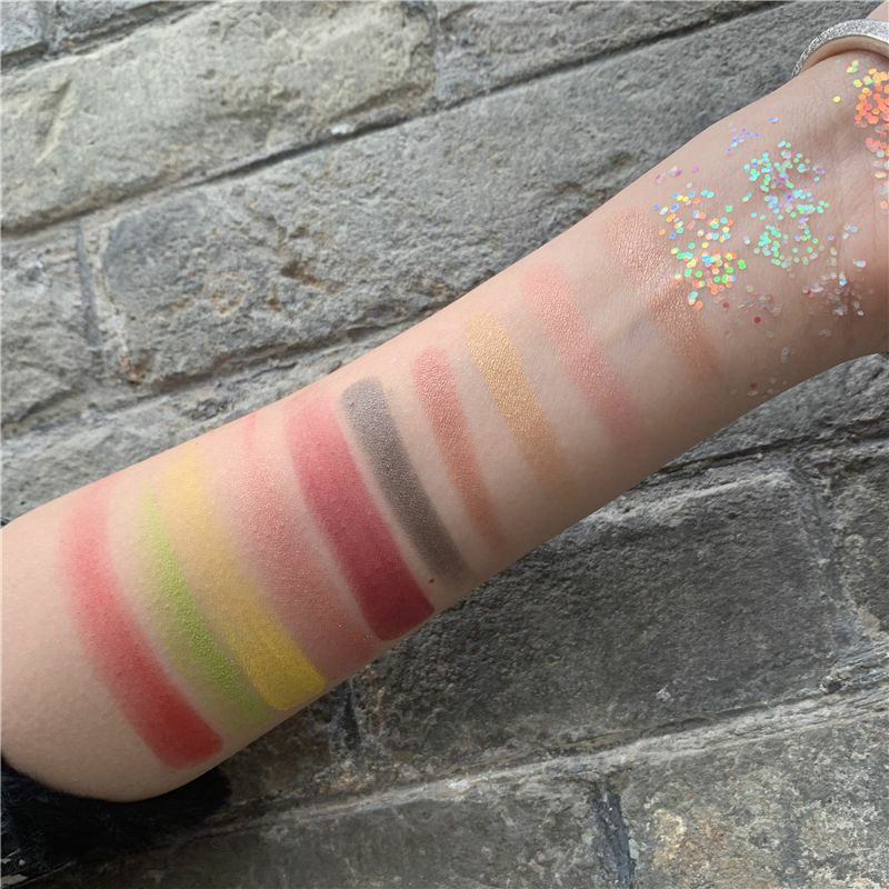 Phấn mắt 30 ô trẻ trung tươi tắn kèm cây tán phấn mắt | BigBuy360 - bigbuy360.vn