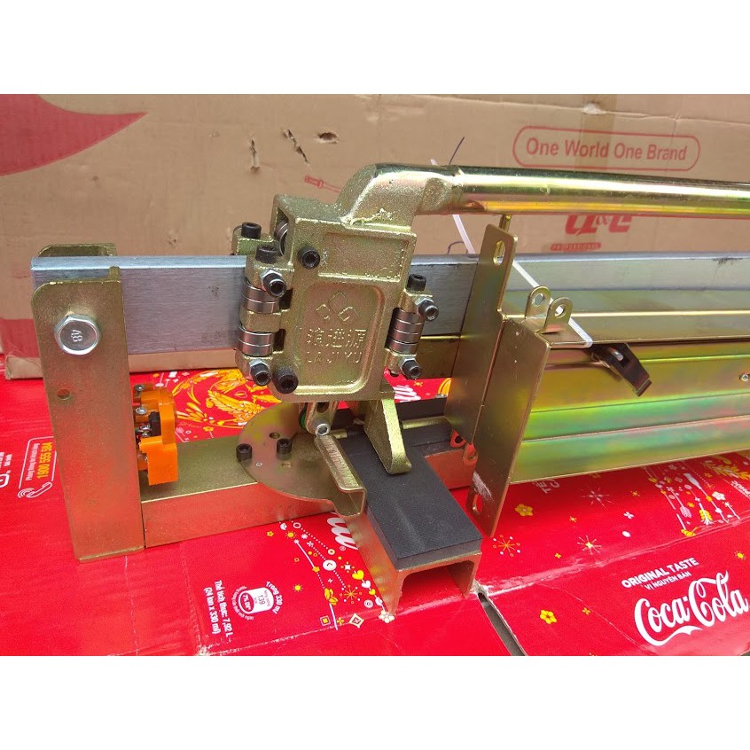 Máy cắt gạch siêu cứng bàn đẩy QL 3388 - Hàng cao cấp Trung Quốc, có  giàn bi tỳ 3 chân.