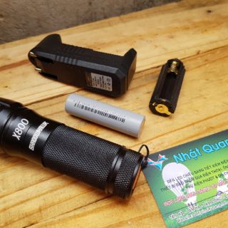 Đèn pin siêu sáng Zoom X800 Shadowhawk