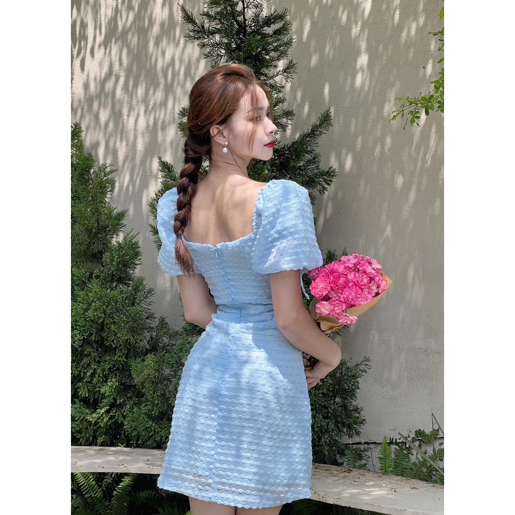 Đầm body nữ tay ngắn phồng cổ vuông màu xanh biển phối chuỗi nổi xinh xắn - Byveestyle