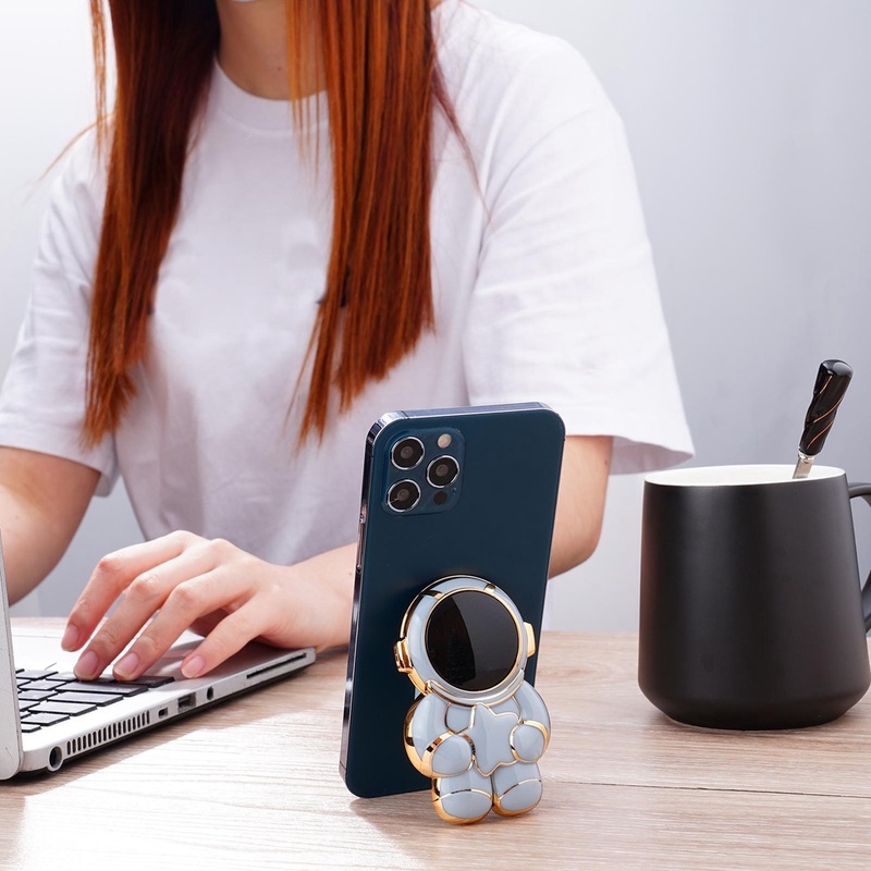 Giá Đỡ Điện Thoại / Máy Tính Bảng 6D Hình Phi Hành Gia Hoạt Hình Có Thể Gập Lại