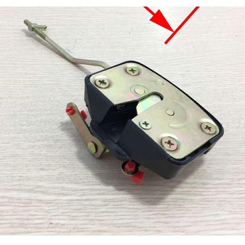 Ổ khóa ngậm cửa/ruột khóa cửa Xe Trường hảI 1.25 tấn, Vinaxuki 1.25T, mã số 1028/1022 - bên phải và bên trái khác nhau