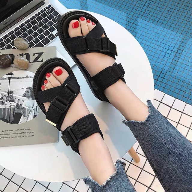 Sandal quai chéo dáng hàn 2 màu: đen và đỏ đen khóa chéo mới nhất