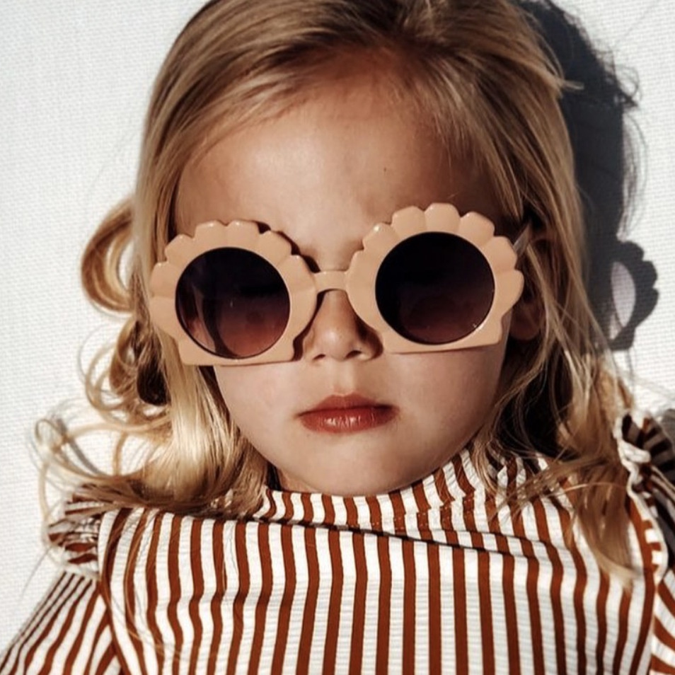 Kính Mát Gọng Vỏ Sò Màu Sắc Kẹo Ngọt Thiết Kế Thời Trang Cho Trẻ Em