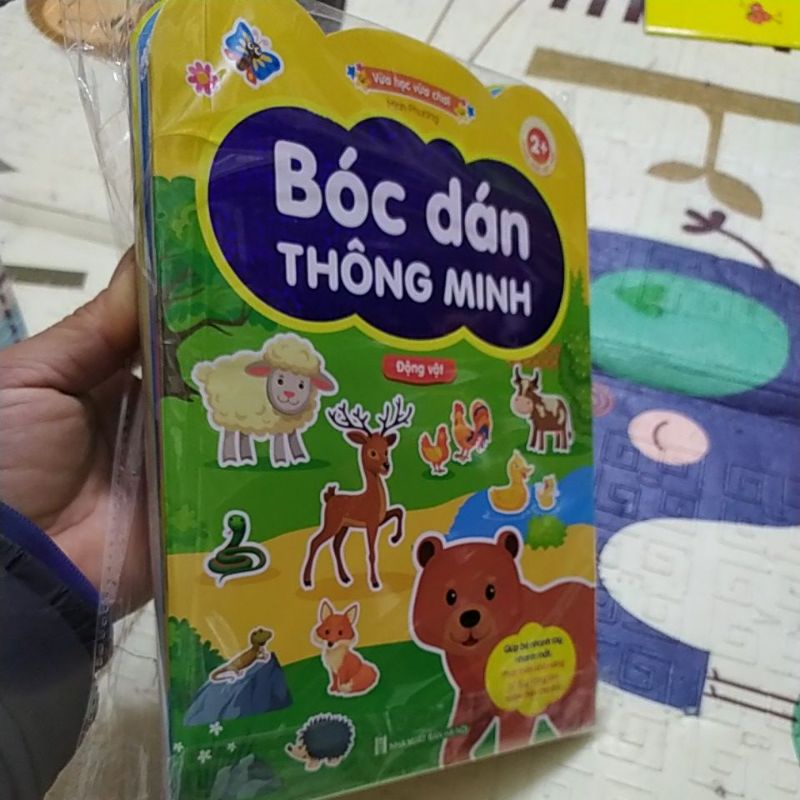 Đồ chơi Bé tập bóc dán thông minh 6 cuộn. Vừa học vừa chơi