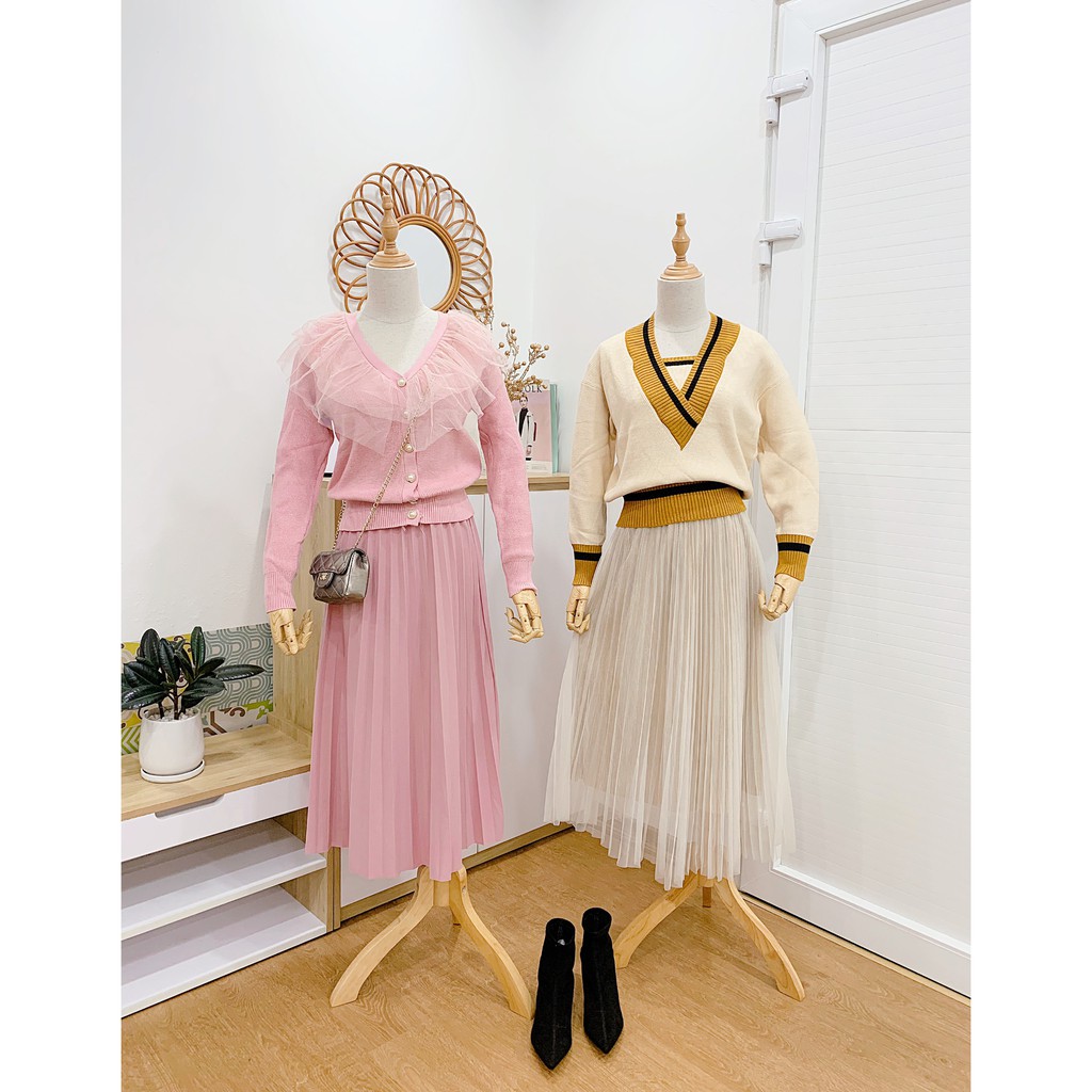 Set chân váy mix áo len nữ tính