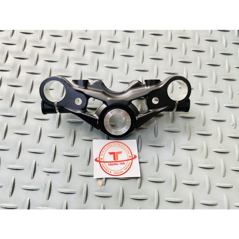 Chảng ba trên Suzuki Satria Fi Raider