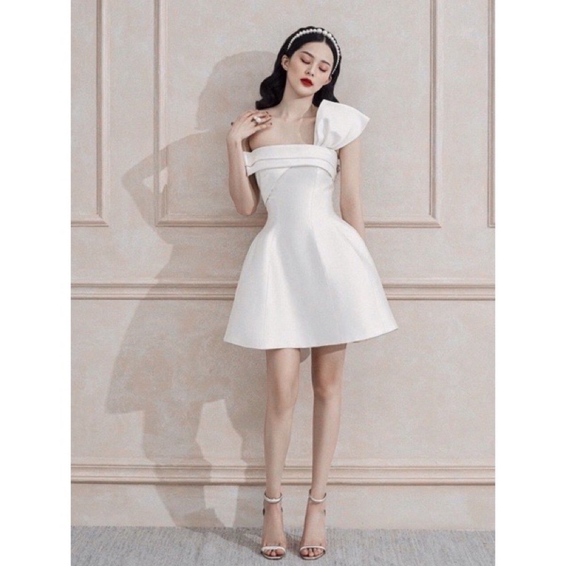 Đầm lệch vai che khuyết điểm vải Tafta