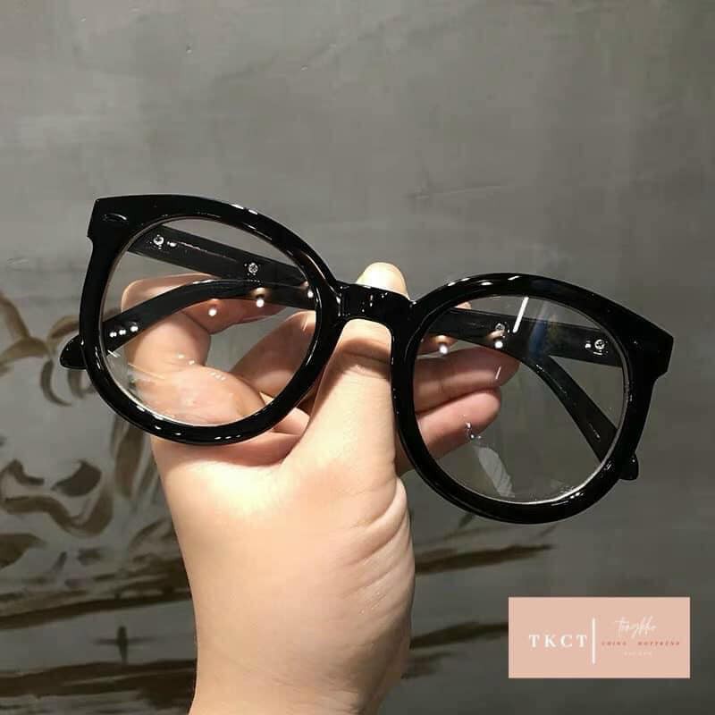 Kính ngố to gọng dày hot trend - Kính thời trang nữ | BigBuy360 - bigbuy360.vn