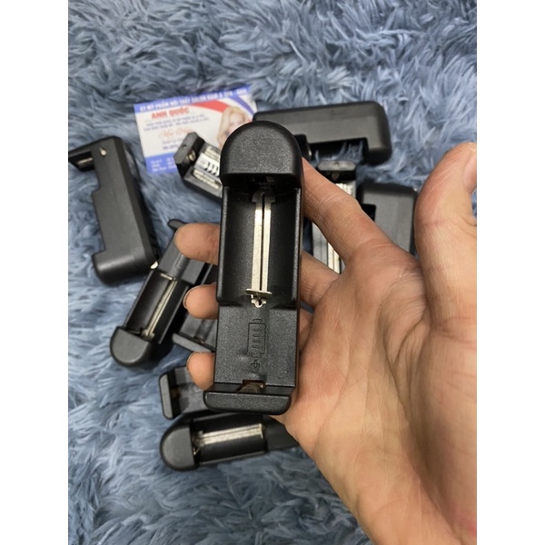 Sạc pin tông đơ