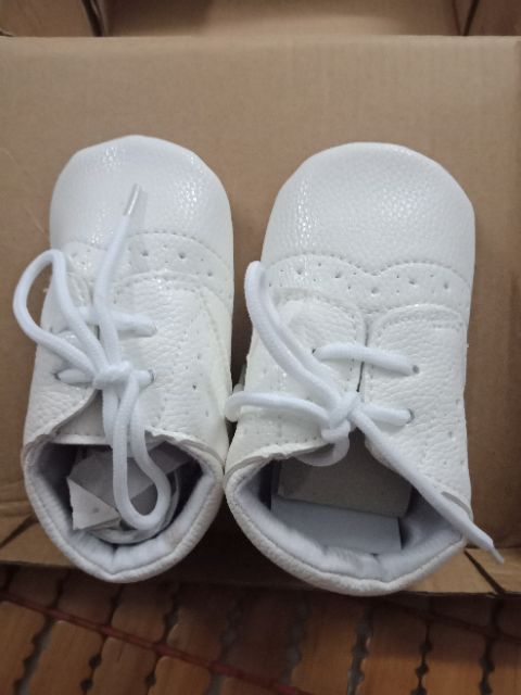 Giày tập đi cho bé