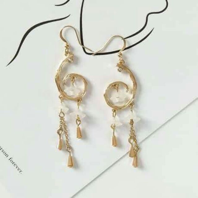 Khuyên tai cổ trang trung hoa