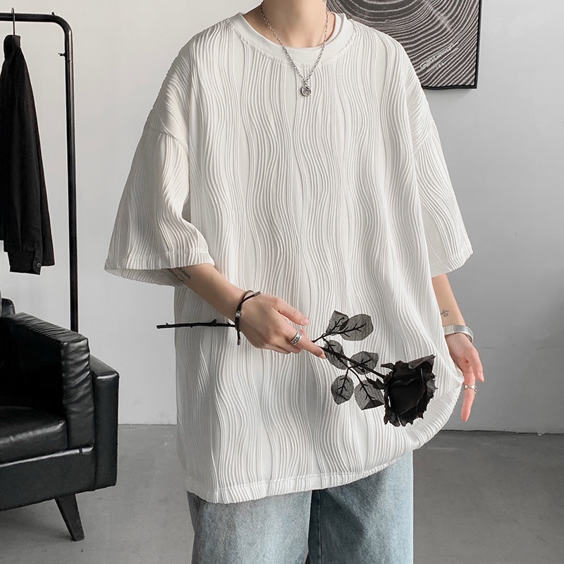 Áo Thun Tay Ngắn Cổ Tròn Dáng Rộng Họa Tiết Kẻ Sọc Chất Liệu Lụa Lạnh Thời Trang Trẻ Trung Cho Nam