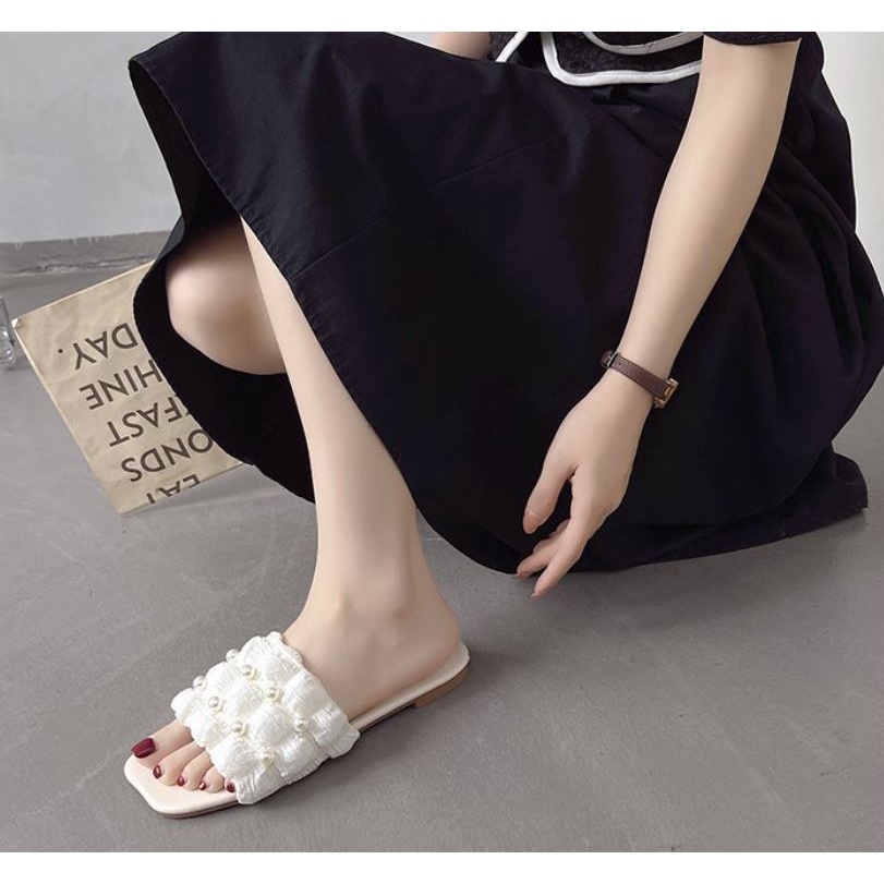 Dép lê vải xốp phồng đính ngọc xinh xắn đế cao su dẻo kiểu dáng tiểu thư nữ tính - Mã D04