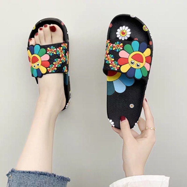 Dép hoa mặt cười màu sắc rực rở | BigBuy360 - bigbuy360.vn