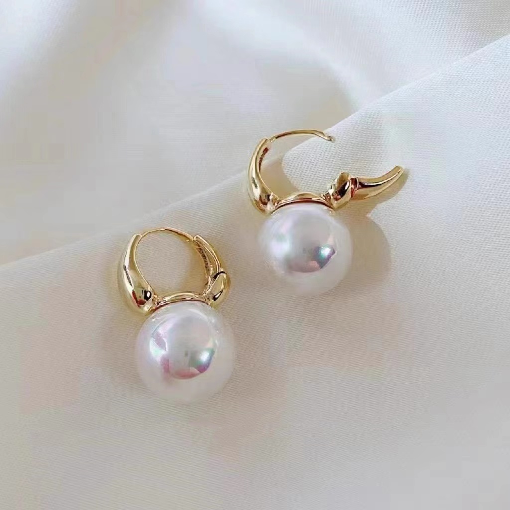 Bông Tai Dạng Vòng Nhỏ Màu Vàng Đồng Đính Hạt Ngọc Trai Dễ Thương Thời Trang Năm 2022 Cho Nữ