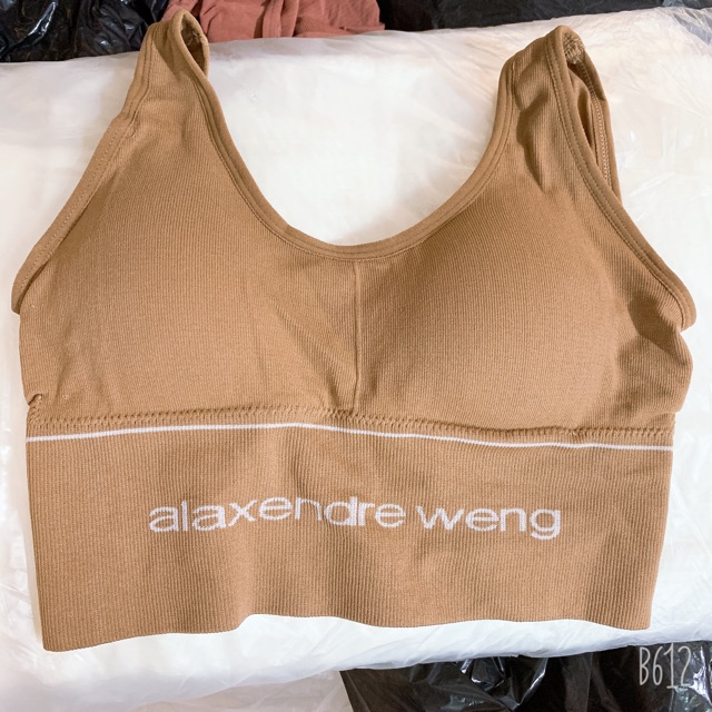 Bra tập gân tăm dáng lửng in chữ alaxender weng | BigBuy360 - bigbuy360.vn