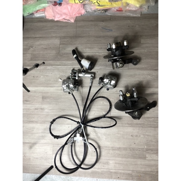 Ụ lái trước phanh đĩa , Mai ơ trước